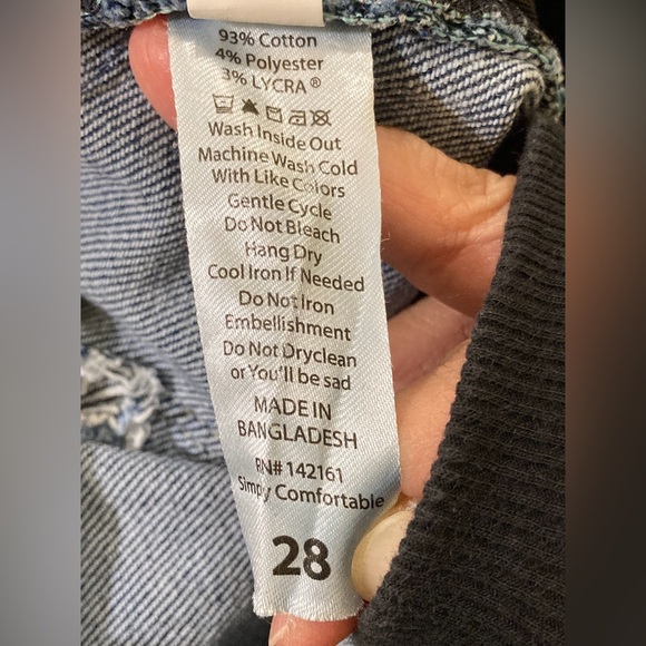 LuLaRoe 90s Relaxed Denim in the Baltic Wash - Picture 11 of 11